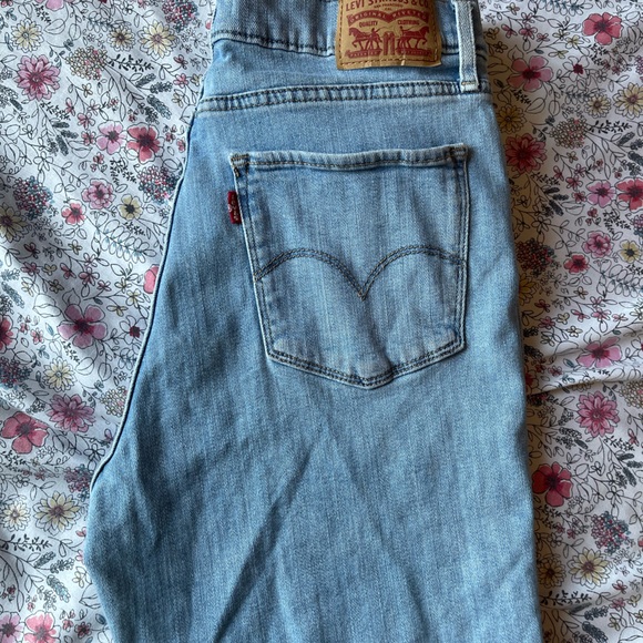 Women Levi’s High Rise Straight Crop - Picture 2 of 5